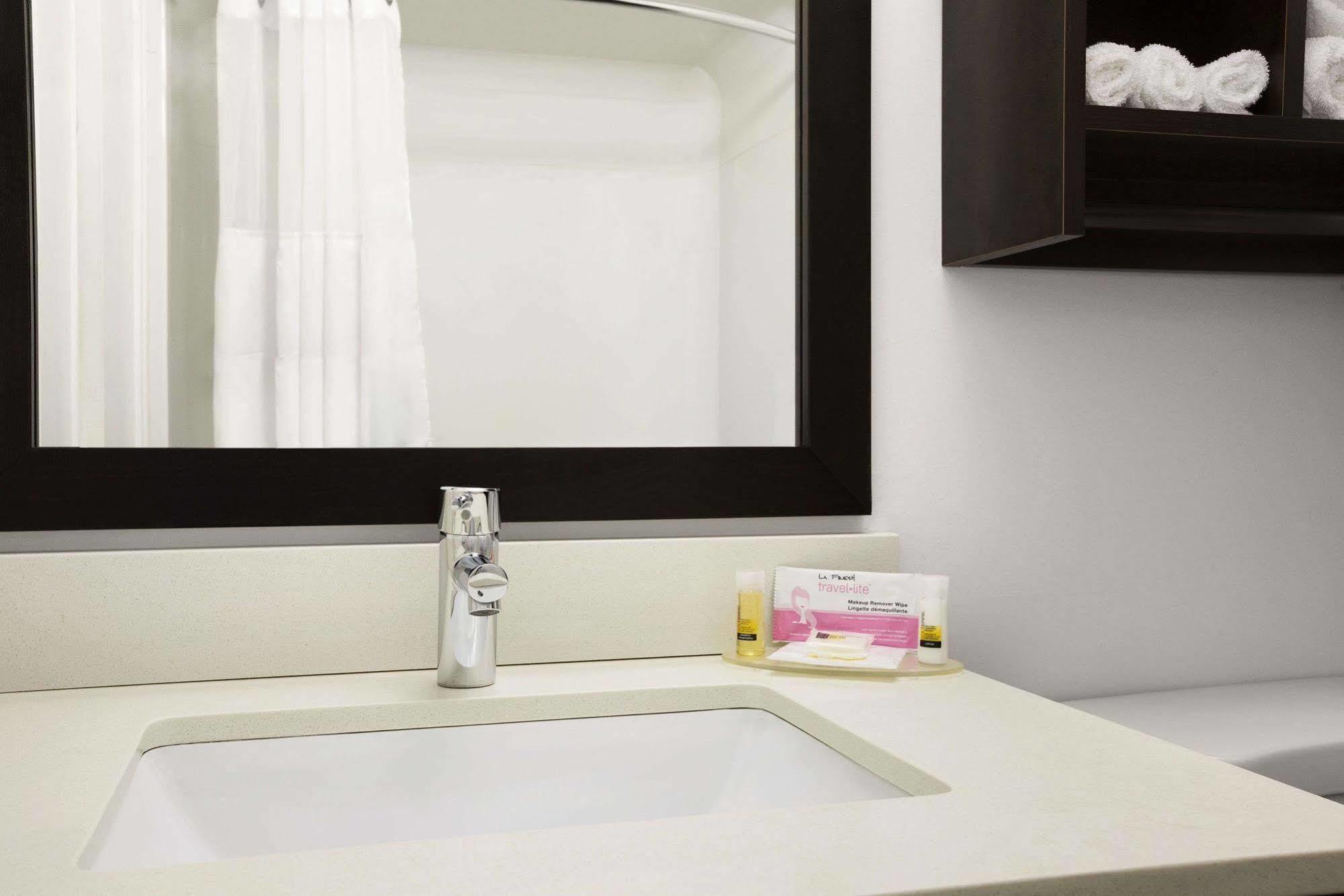 Days Inn & Suites By Wyndham North Bay Downtown Luaran gambar